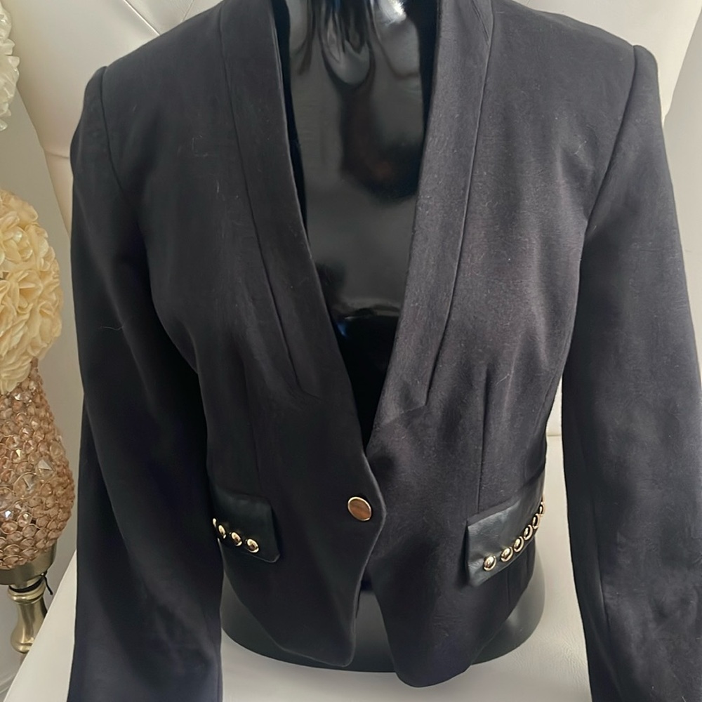 Women’s Black short blazer